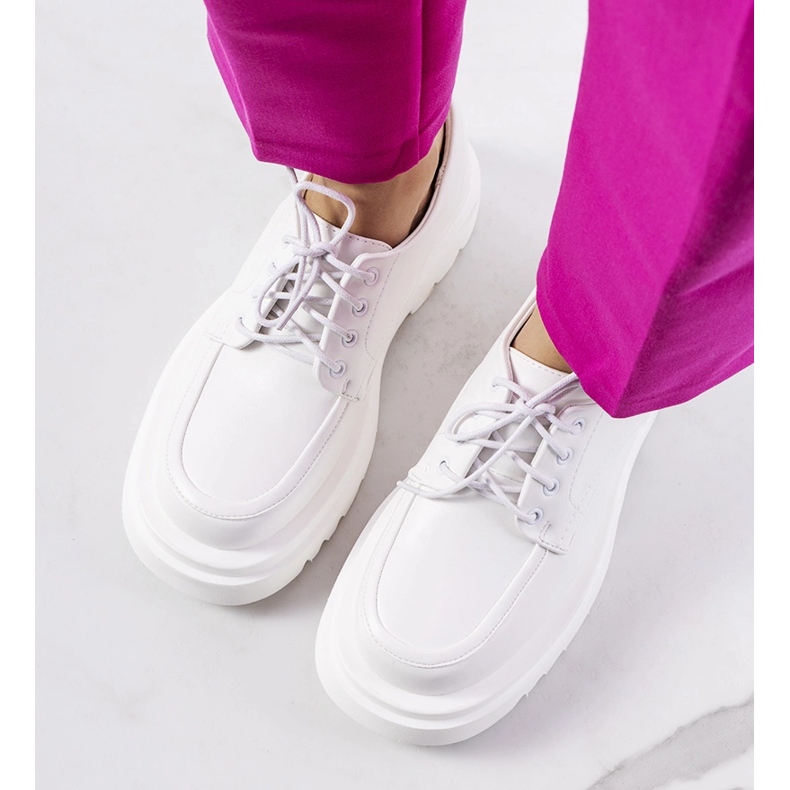 Nunes vita oxfordskor 1