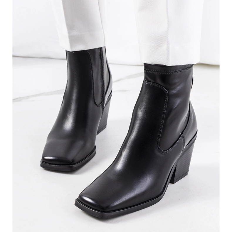 Svarta Panucci höga klackar 1