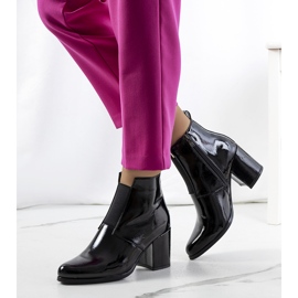 Svart lack från Norwich 1