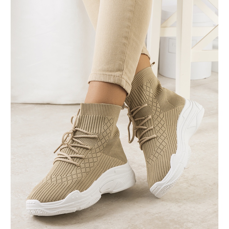 Dowden beige strumpor 1