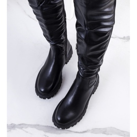 PA1 Svarta stövlar på Khadim-plattformen 1