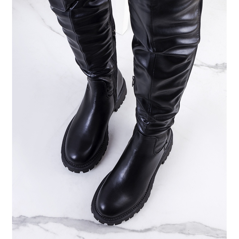 PA1 Svarta stövlar på Khadim-plattformen 1