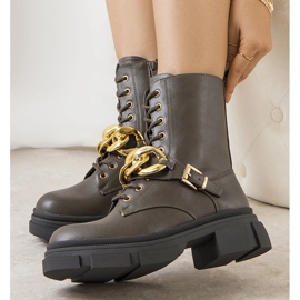 Gröna vandringskängor med Iversenkedja 1