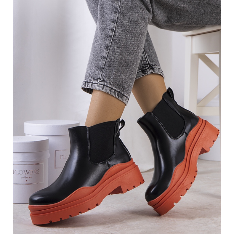 BM Svarta ankelboots på en färgglad Gaffney-plattform 1