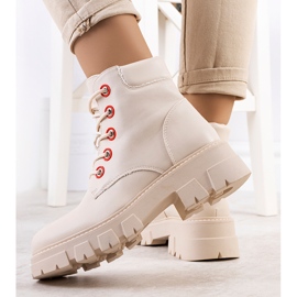 Beiga låga stövlar från Ursa beige 1