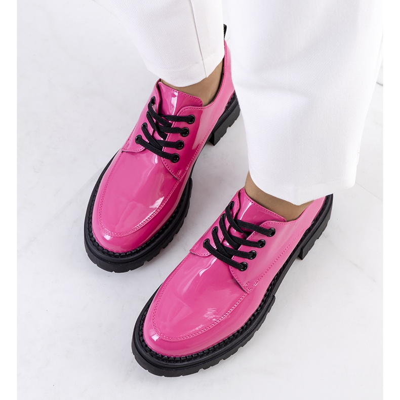 PA1 Rosa lackade skor från Tianna 1