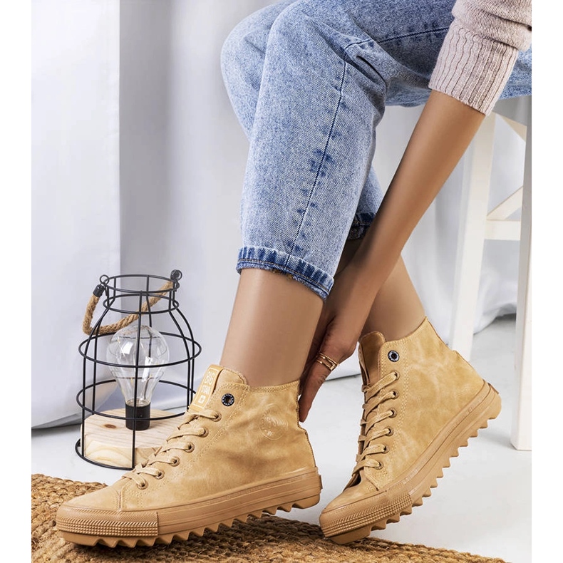 Bruna isolerade sneakers Big Star GG274072 beige 1