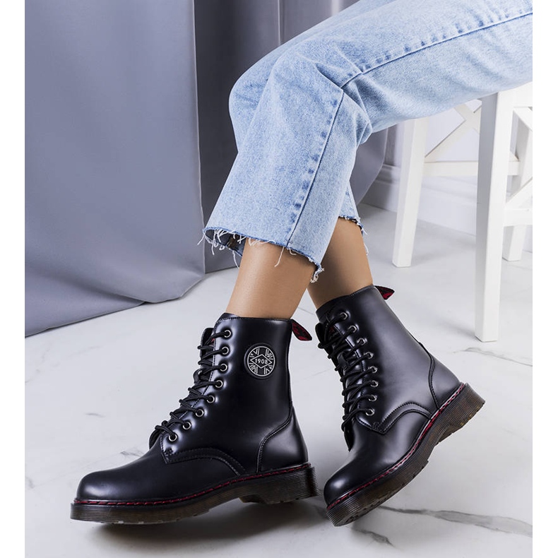 Svarta isolerade stövlar LCJ-22-31-1437LA Lee Cooper 1