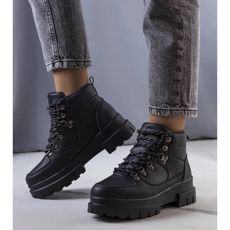 Svarta isolerade stövlar LCJ-22-31-1435L Lee Cooper 1