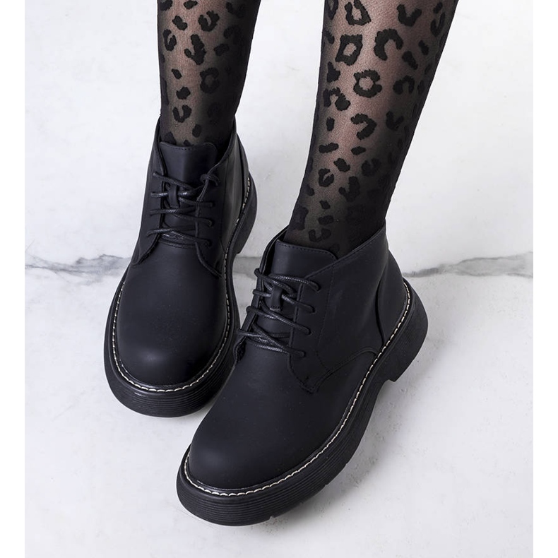 PA1 Svarta isolerade stövlar från Savino 1