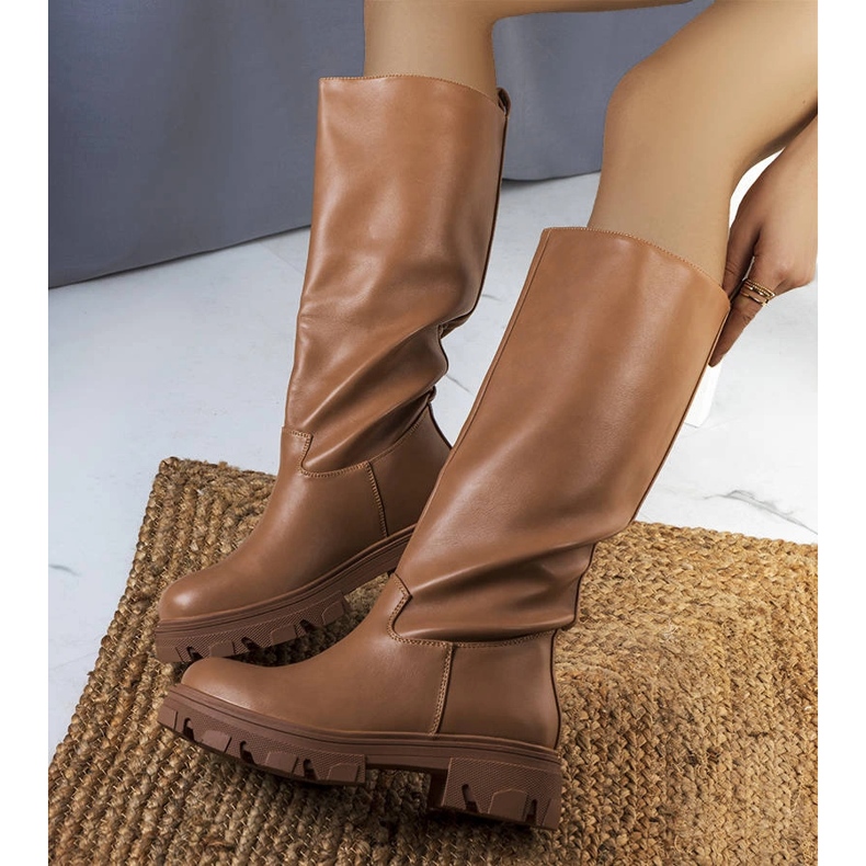 Bruna isolerade stövlar från Romelio 1