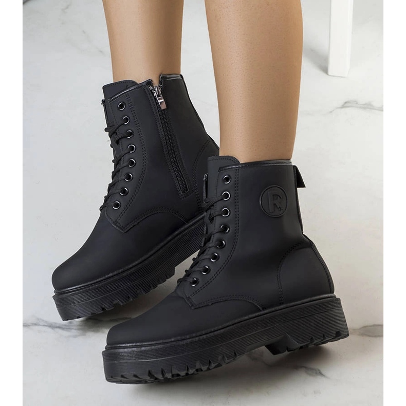 Svarta matta Dirk skor 1