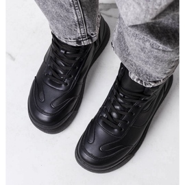 Svarta isolerade sneakers från Korti 1