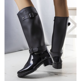 Svarta höga stövlar från Lahti 1