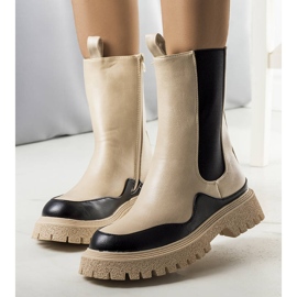 PA1 Beige och svarta stövlar från Valeris 1