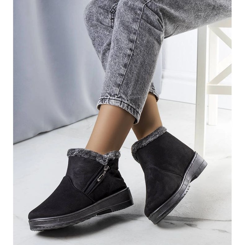 Svarta isolerade snöstövlar med päls från Wren 1