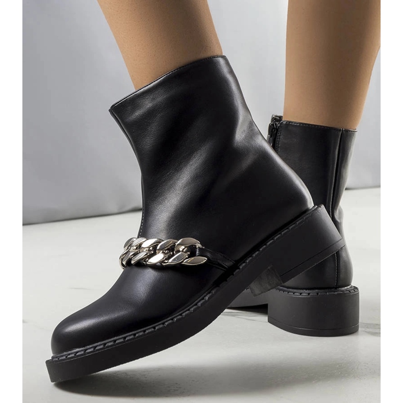 Svarta isolerade stövlar från Larion 1