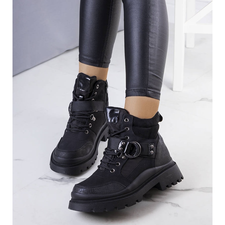 PA1 Svarta isolerade stövlar från Zakira 1