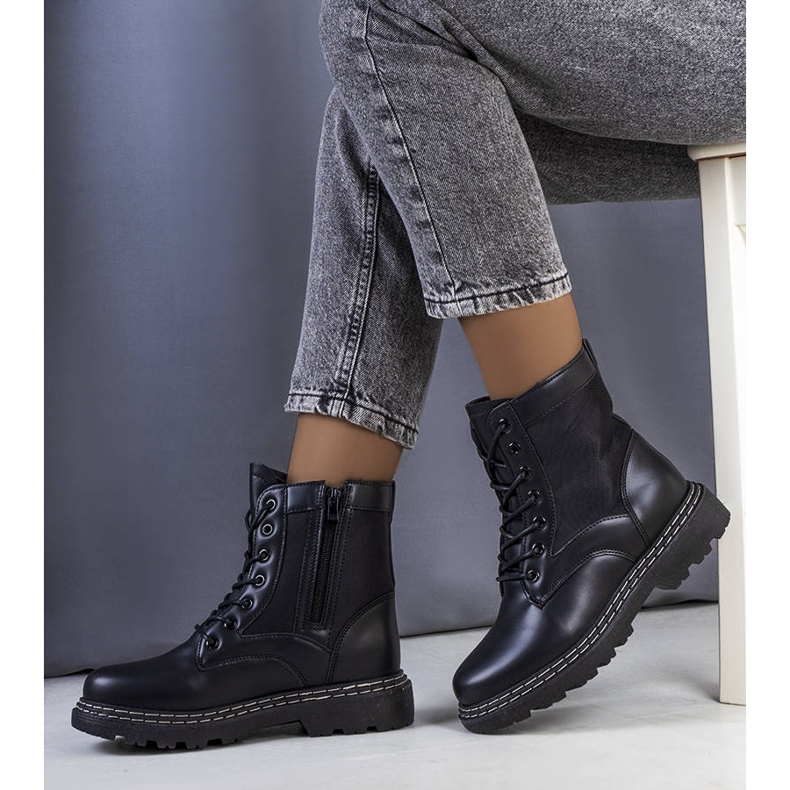 Svarta isolerade stövlar från Krylo 1