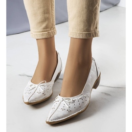 BM Glazko vita ballerinor 1