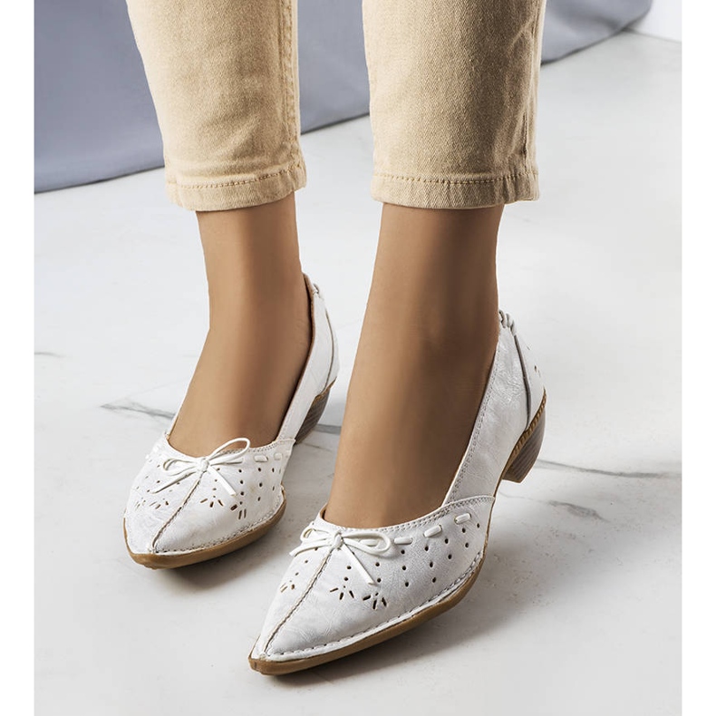 BM Glazko vita ballerinor 1