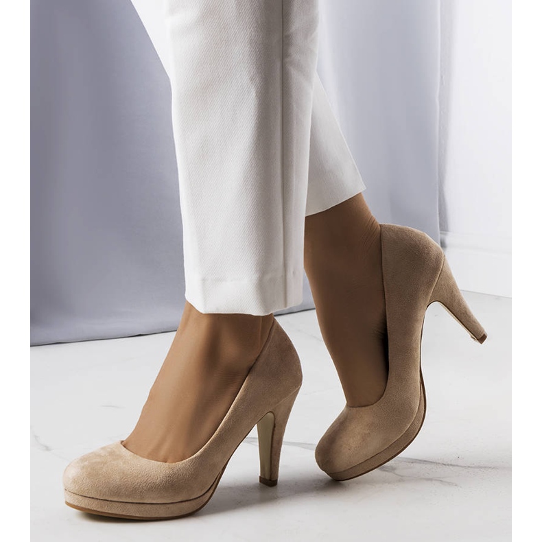 Beiga högklackade pumps från Trofi beige 1