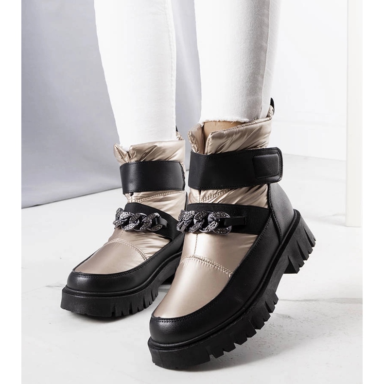 Ephraim snöstövlar med guldkedja svart 1