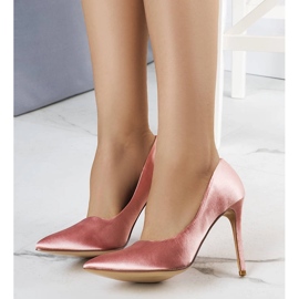 Rosa stift med satinfinish från Lochlan 1