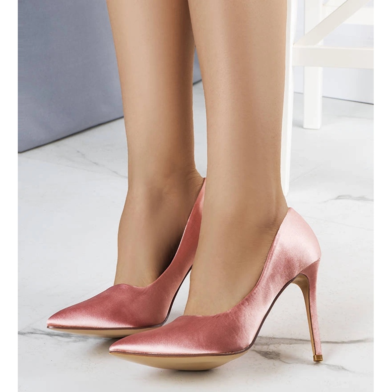 Rosa stift med satinfinish från Lochlan 1