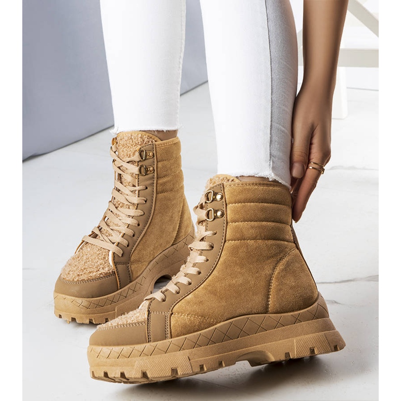 BM Bruna isolerade stövlar från Isaias 1