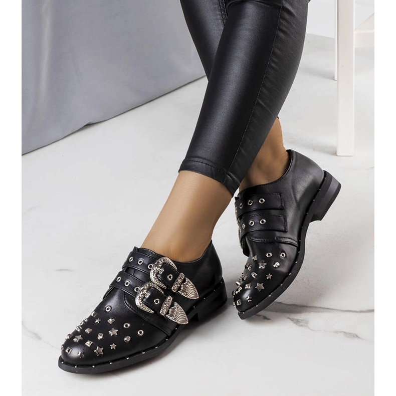 Svarta Boisi-skor med dubbar 1