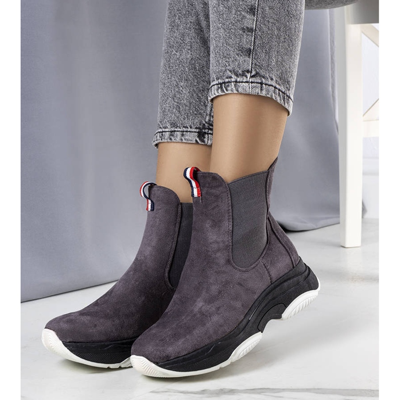 PA1 Grå isolerade stövlar från Takani 1