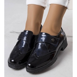 Marinblå lackade skor från Bateli svart 1