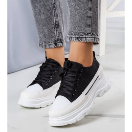 BM Svarta högplattformssneakers från Lavaris 1