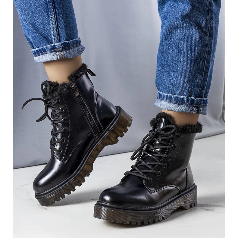 Martoli svart isolerade fångare med päls 1