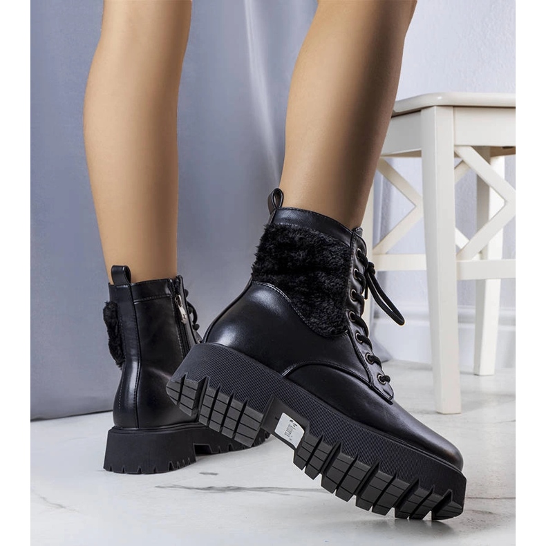 Svarta isolerade stövlar med päls från Dixie 1