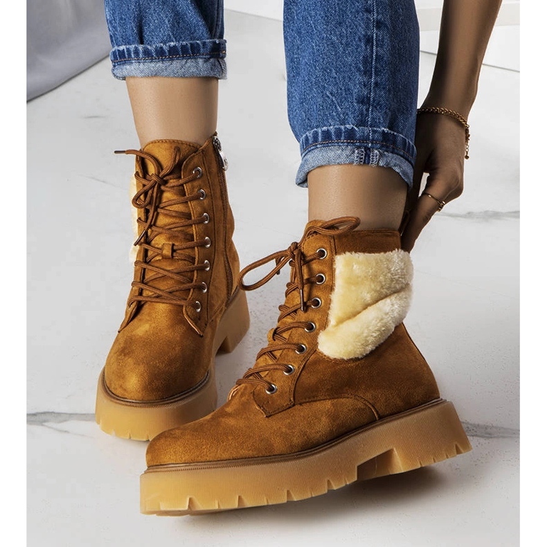 Bruna isolerade stövlar med päls från Bernar 1