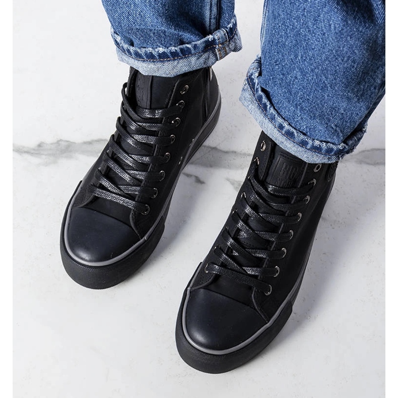 Svarta isolerade sneakers Big Star KK274173 1