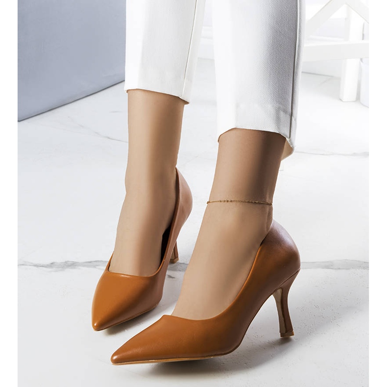 BM Bruna pumps med låg klack från Jayda 1