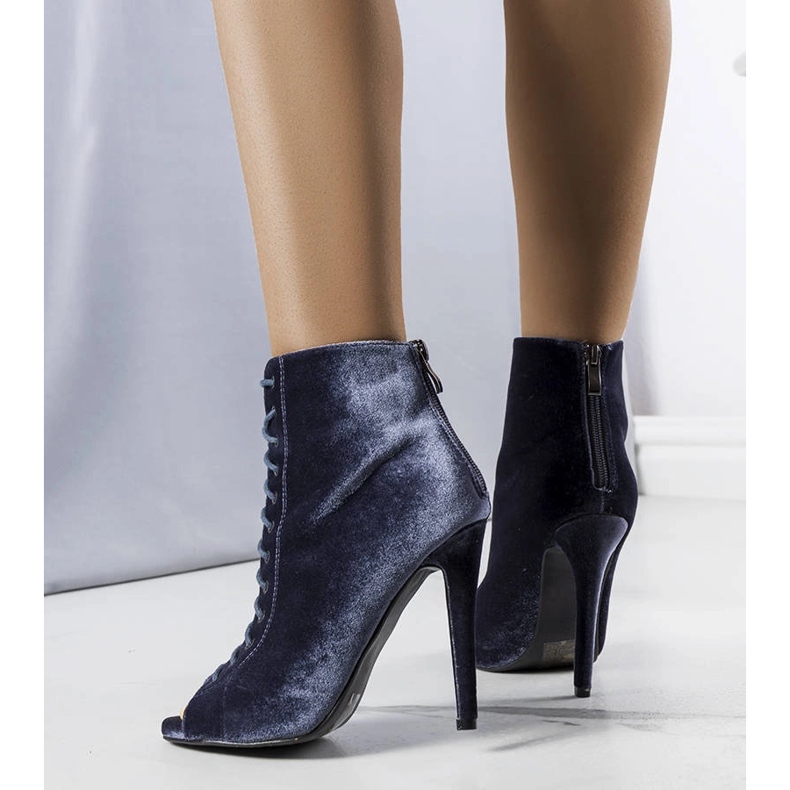 Grå eleganta klackar med Amora ovandel 1