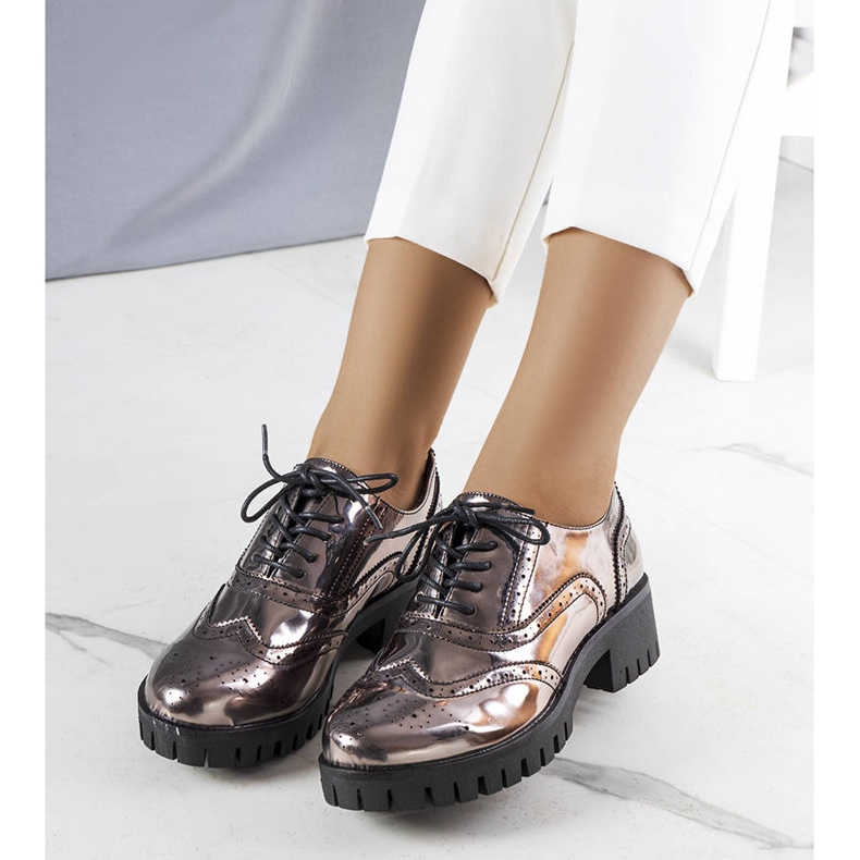 Metallic svarta skor från Myra 1