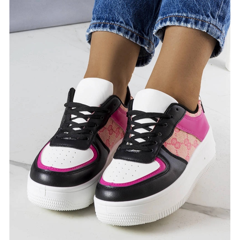 Rosa och svarta damsneakers från Luzia 1