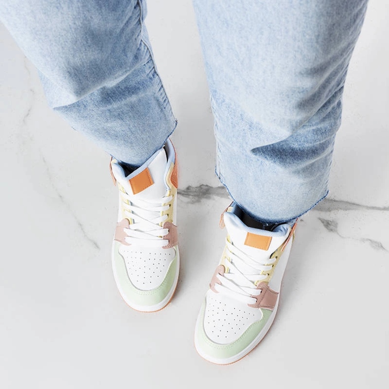 Orange sneakers från Kari vit 1