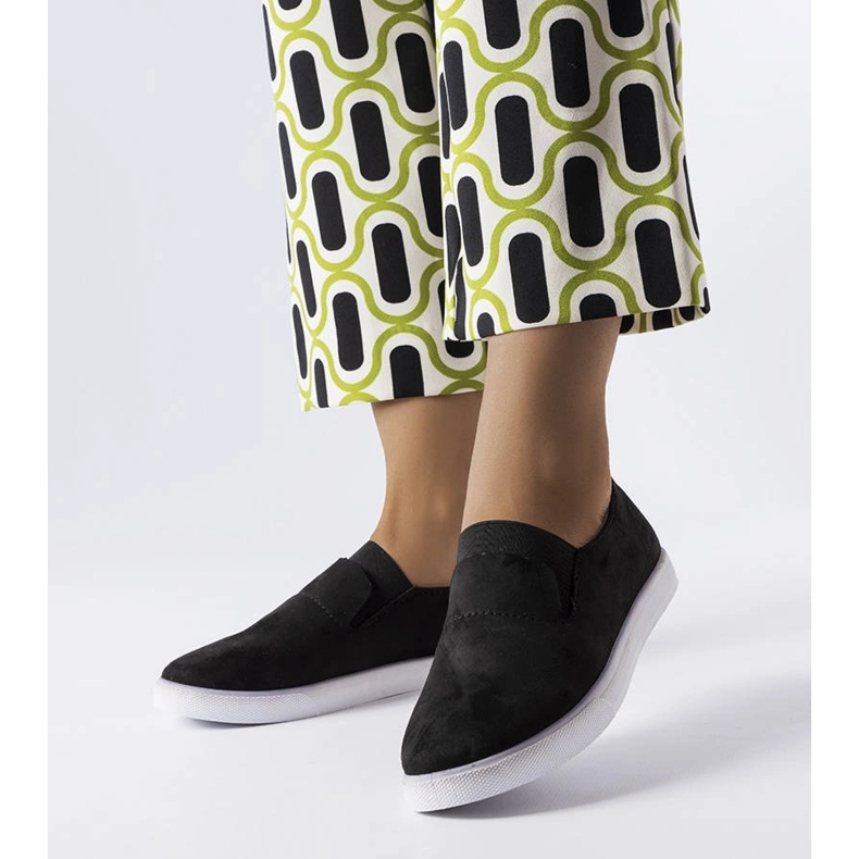 Svarta sneakers i ekomocka från Jamal 1