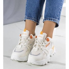 Opalbeige sneakers med neoninlägg 1