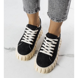 BM Pamela svarta platåsneakers 1