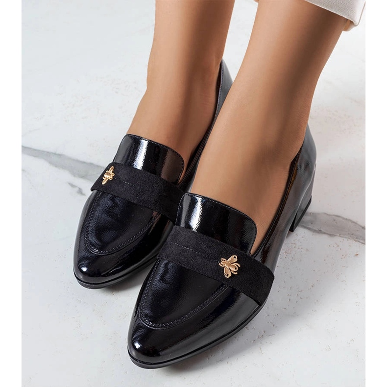 Vinceza pumps i svart lack 1