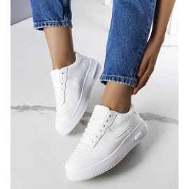 BM Vita sneakers på tjock sula från Kim 1