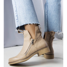 Beige stövlar med utskärningar Pat 1