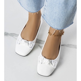 Vita ballerinor med rosett från Tabitha 1